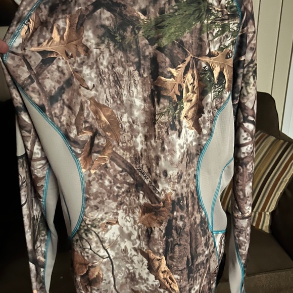 Cabelas • Camouflage • Green/ Brown • Women’s • Size Large • Jacket - Picture 10 of 16